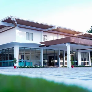 Hotel Ark And Convention Centre Mundur