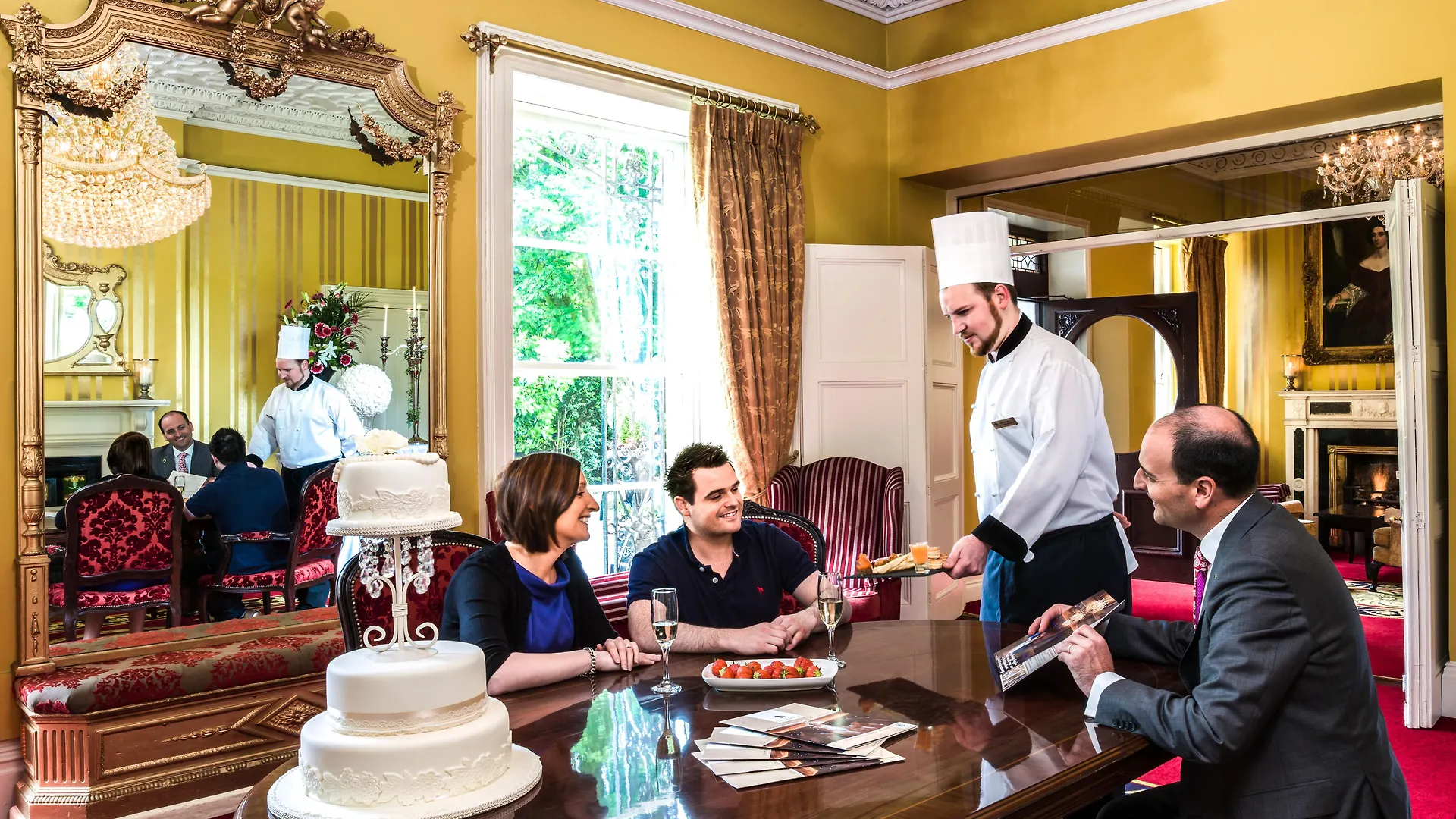 Cork'S Vienna Woods Hotel & Villas Корк